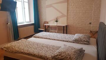 Фотографии Хостелы Hostel Chmielna 5 Rooms & Apartments г. Варшава (Польша) №2 Фото Хостелы Hostel Chmielna 5 Rooms & Apartments г. Варшава 2