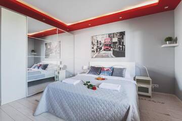 Фото номера Апартаменты с балконом Апартаменты P&amp;O Serviced Apartments FABRYCZNA г. Варшава 22