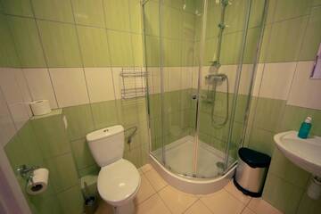 Фото номера Односпальная кровать в общем номере с 10 кроватями Хостелы eMKa Hostel г. Варшава 3