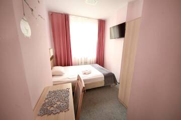 Фото номера Одноместный номер с собственной ванной комнатой Хостелы eMKa Hostel г. Варшава 5