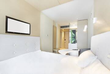 Фото номера Классический двухместный номер с 1 кроватью Отель Sound Garden Hotel Airport г. Варшава 3