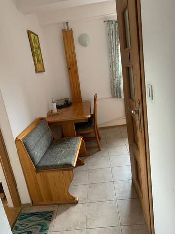 Фото номера Стандартный трехместный номер-студио Хостелы Hostel Tolek г. Варшава 4