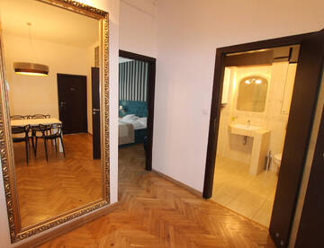 Фото номера Стандартный номер с кроватью размера &quot;queen-size&quot; Хостелы Hostel Chmielna 5 Rooms &amp; Apartments г. Варшава 7