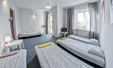 Фото номера Четырехместный номер Хостелы Place4Us г. Варшава 6