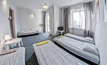Фото номера Четырехместный номер Хостелы Place4Us г. Варшава 8