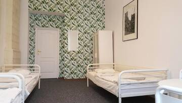 Фото номера Трехместный номер с общей ванной комнатой Хостелы Hostel Witt г. Варшава 2