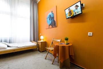 Фото номера Одноместный номер с общей ванной комнатой Хостелы Moon Hostel г. Варшава 2