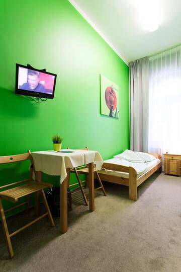 Фото номера Одноместный номер с общей ванной комнатой Хостелы Moon Hostel г. Варшава 3