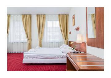 Фото номера Номер с кроватью размера «king-size» Отель Hotel Colibra г. Варшава 4