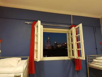 Фото номера Кровать в 10-местном общем номере Хостелы New World St. Hostel г. Варшава 5