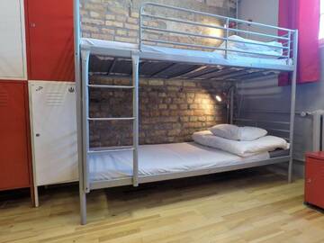 Фото номера Кровать в 10-местном общем номере Хостелы New World St. Hostel г. Варшава 3