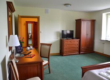 Фото номера Двухместный номер с 2 отдельными кроватями Отель Hotel Łazienkowski г. Варшава 4