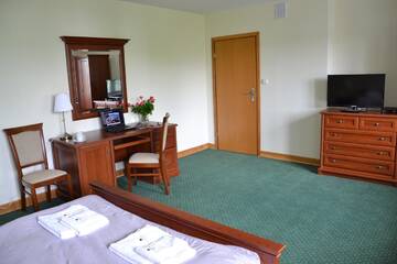 Фото номера Двухместный номер с 2 отдельными кроватями Отель Hotel Łazienkowski г. Варшава 6
