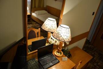 Фото номера Двухместный номер с 2 отдельными кроватями Отель Hotel Karat г. Варшава 6