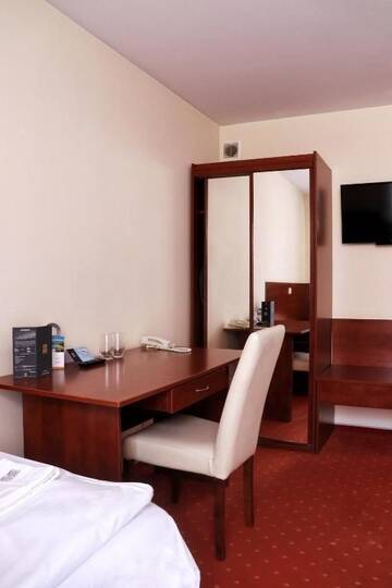 Фото номера Семейный номер (для 4 взрослых) Отель Hotel Gordon г. Варшава 7