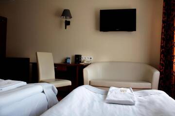 Фото номера Двухместный номер эконом-класса с 2 отдельными кроватями Отель Hotel Gordon г. Варшава 5