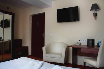 Фото номера Стандартный двухместный номер с 1 кроватью Отель Hotel Gordon г. Варшава 3