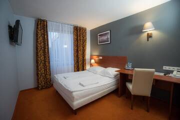 Фото номера Двухместный номер эконом-класса с 1 кроватью Отель Hotel Gordon г. Варшава 4