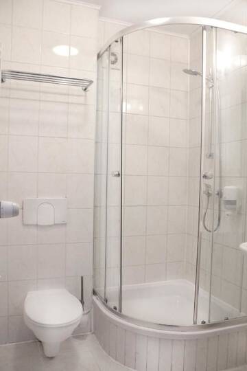 Фото номера Трехместный номер эконом-класса Отель Hotel Gordon г. Варшава 3
