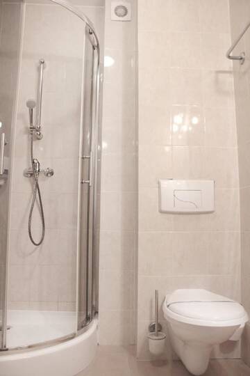 Фото номера Стандартный трехместный номер Отель Hotel Gordon г. Варшава 4