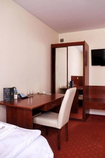 Фото номера Семейный номер (для 4 взрослых) Отель Hotel Gordon г. Варшава 4