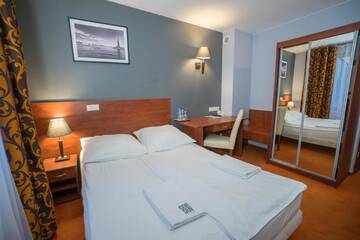 Фото номера Двухместный номер эконом-класса с 1 кроватью Отель Hotel Gordon г. Варшава 5
