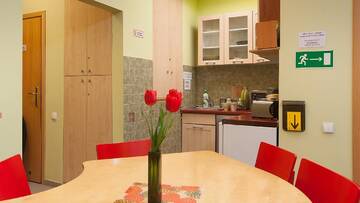 Фото номера Трехместный номер Отели типа «постель и завтрак» Helvetia Hostel Plus г. Варшава 5