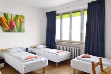 Фото номера Четырехместный номер с общей ванной комнатой Хостелы Smart2Stay U Jakuba г. Варшава 8