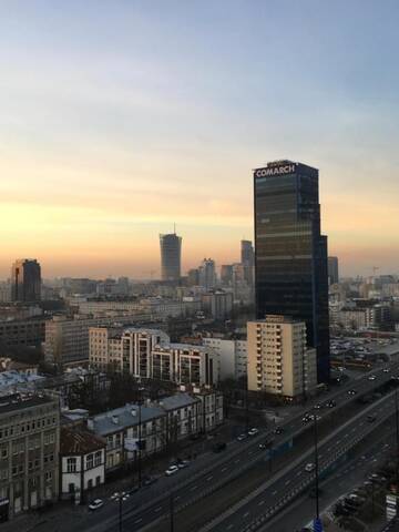 Фото номера Номер с кроватью размера queen-size и видом на город Отель Hampton by Hilton Warsaw City Centre г. Варшава 2
