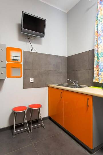 Фото номера Трехместный номер с собственной ванной комнатой Хостелы Hostel Siennicka г. Варшава 15