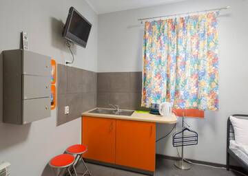 Фото номера Трехместный номер с собственной ванной комнатой Хостелы Hostel Siennicka г. Варшава 16