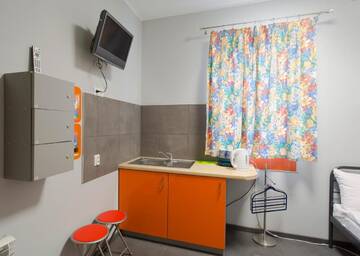 Фото номера Трехместный номер с собственной ванной комнатой Хостелы Hostel Siennicka г. Варшава 7