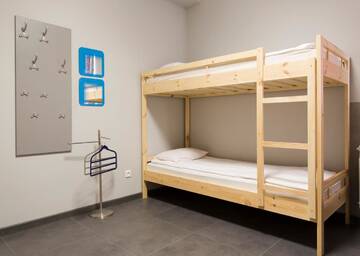 Фото номера Четырехместный номер с общей ванной комнатой Хостелы Hostel Siennicka г. Варшава 12