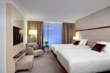 Фото номера Двухместный номер с 2 отдельными кроватями Отель DoubleTree by Hilton Hotel &amp; Conference Centre Warsaw г. Варшава 2