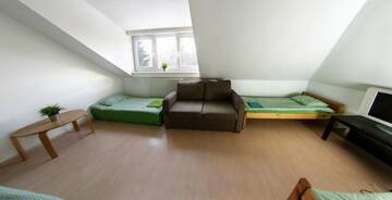 Фото номера Четырехместный номер с общей ванной комнатой Хостелы Wilanowska Hostel г. Варшава 4
