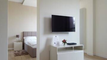 Фото номера Апартаменты с 2 спальнями и террасой Апартаменты Chopin Apartments - City г. Варшава 4