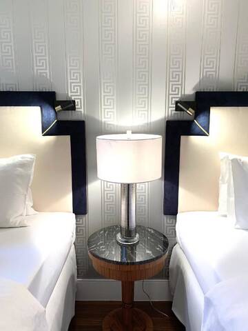 Фото номера Royal Suite with Market Square view (180m2) Апарт-отели MONDRIAN Luxury Suites &amp; Apartments Old Town Market Square I г. Варшава 7