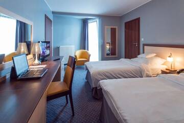Фото номера Двухместный номер с 2 односпальными кроватями Отель Best Western Hotel Poleczki г. Варшава 6