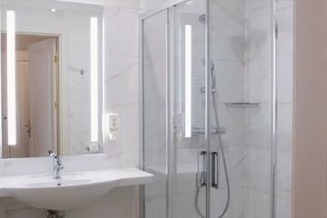 Фото номера Двухместный номер с 1 кроватью или 2 отдельными кроватями Курортные отели Klub Sosnowy г. Варшава 5
