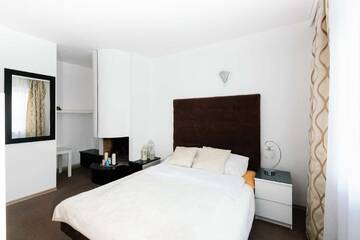 Фото номера Номер с кроватью размера &quot;queen-size&quot; и видом на сад Проживание в семье Villa Lulu г. Варшава 2