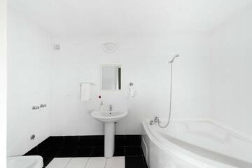 Фото номера Улучшенный двухместный номер с 1 кроватью или 2 отдельными кроватями Проживание в семье Villa Lulu г. Варшава 7