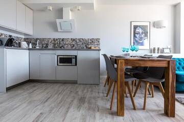 Фото номера Апартаменты Делюкс с балконом Апартаменты Apartament Świętokrzyska г. Варшава 26