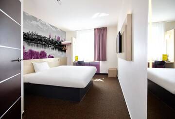 Фото номера Двухместный номер с 1 кроватью Отель B&amp;B Hotel Warszawa-Okęcie г. Варшава 6