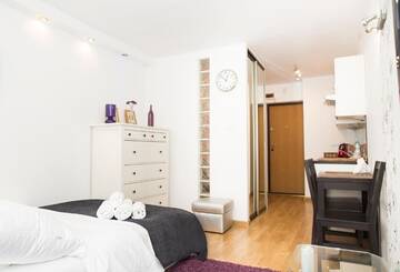 Фото номера Номер-студио (для 3 взрослых) Апартаменты Hosapartments City Center г. Варшава 4