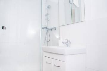 Фото номера Апартаменты с 1 спальней и балконом Апартаменты Hosapartments City Center г. Варшава 2