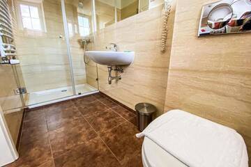 Фото номера Одноместный номер Отели типа «постель и завтрак» American House Hennela г. Варшава 15