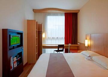 Фото номера Двухместный номер с 1 кроватью Отель Ibis Warszawa Reduta г. Варшава 20