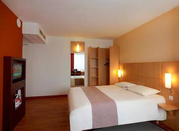 Фото номера Двухместный номер с 1 кроватью Отель Ibis Warszawa Reduta г. Варшава 23