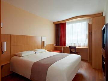 Фото номера Двухместный номер с 1 кроватью Отель Ibis Warszawa Reduta г. Варшава 25