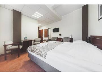 Фото номера Улучшенный двухместный номер с 1 кроватью Отель Hotel Chmielna Warsaw г. Варшава 13